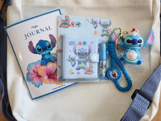 Sac surprise incluant un lafufu stitch, porte clé, tableau effaçable, mini carnet et son stylo, petit journal  et un étui très grand pouvant contenir le tout!